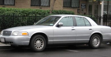 CrownVictoria1998