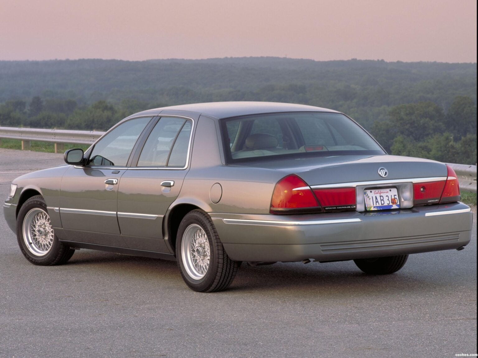 GrandMarquis2002