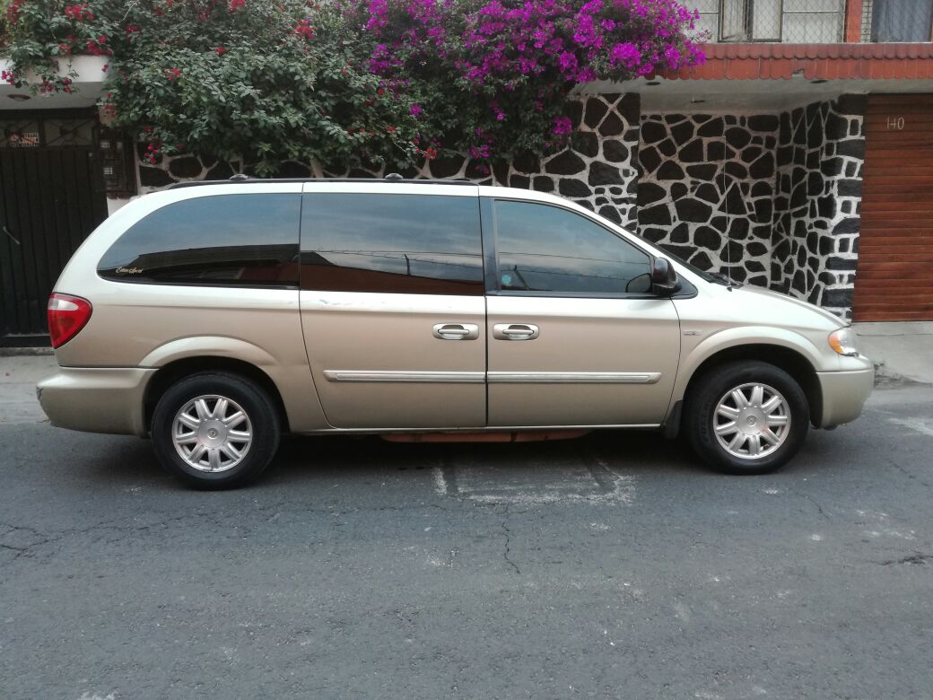 Manual de Usuario CHRYSLER Town and Country 2006 en PDF Gratis