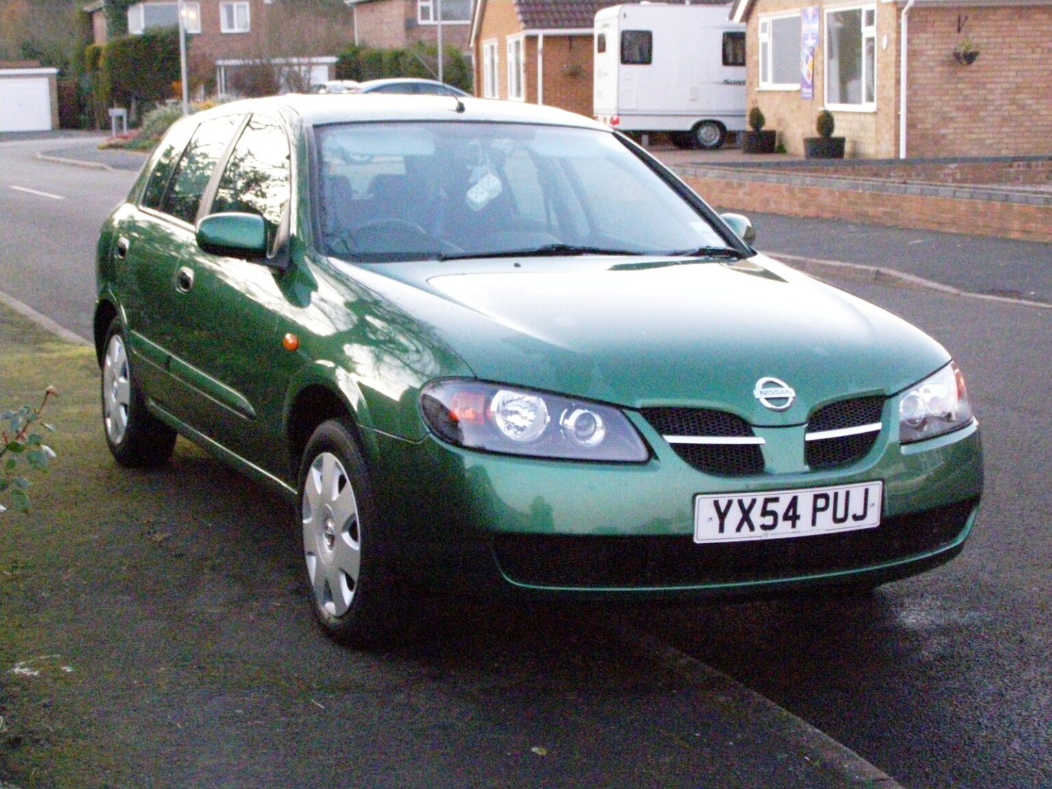 Almera2004