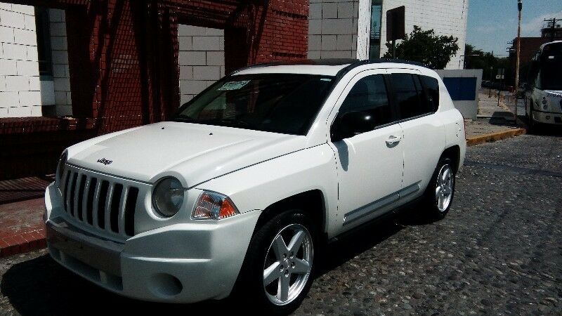 Manual de Usuario JEEP Compass 2010 en PDF Gratis