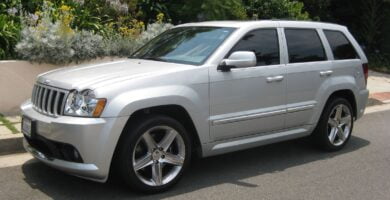 Manual de Usuario JEEP Grand Cherokee SRT8 2006 en PDF Gratis