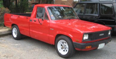 MazdaB2000-1985c