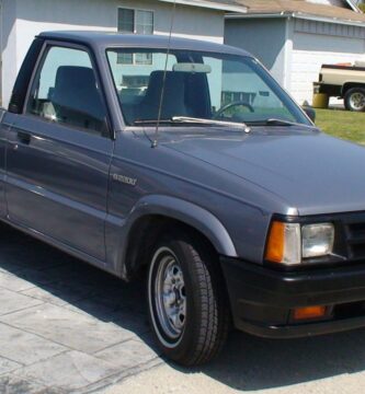 MazdaB2200-1985c