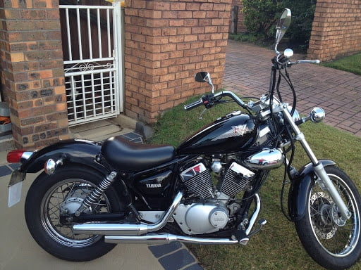 Manual de Moto Yamaha 2UJJ 2005 DESCARGAR GRATIS