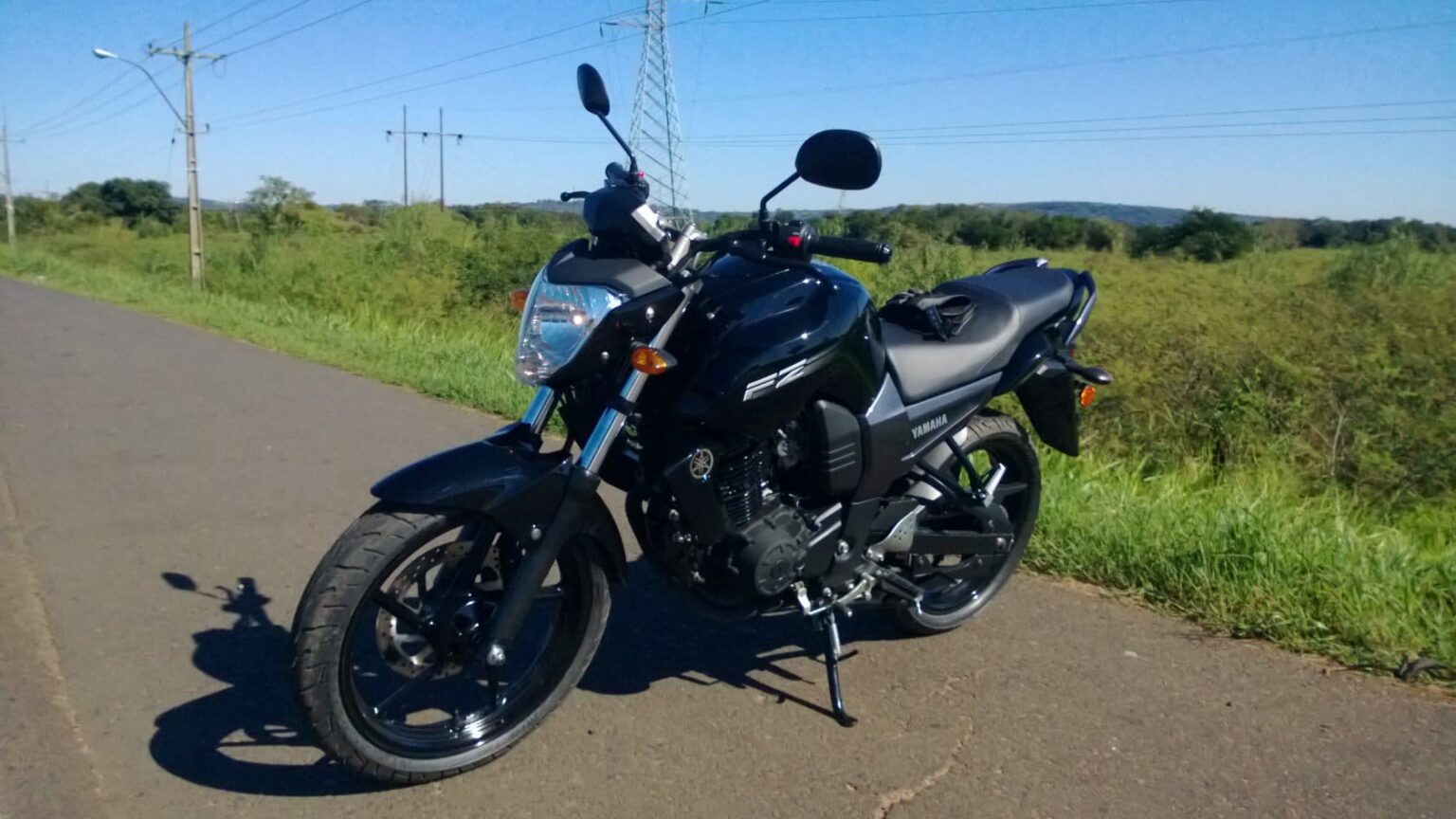 Manual de Moto Yamaha 1ES3 2013 DESCARGAR GRATIS