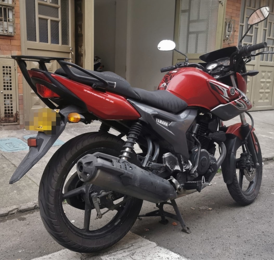 Manual de Moto Yamaha 1SY2 2014 DESCARGAR GRATIS