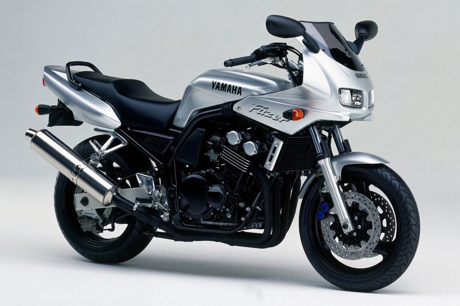 Manual de Moto Yamaha 5DM7 2000 DESCARGAR GRATIS