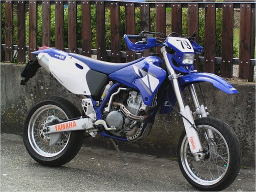 Manual de Moto Yamaha 5NG6 2002 DESCARGAR GRATIS