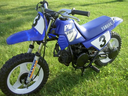 Manual de Moto Yamaha 5PG8 2004 DESCARGAR GRATIS