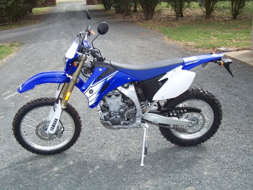 Manual de Moto Yamaha 5TJ2 2003 DESCARGAR GRATIS