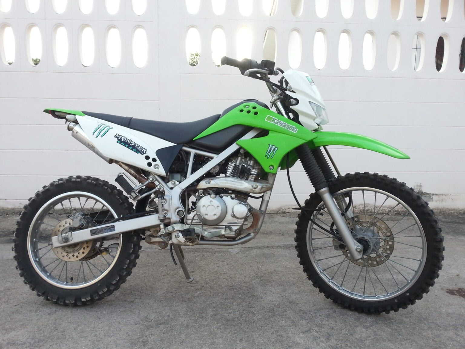 Manual en Español Kawasaki KLX 125 2011 de Usuario PDF GRATIS