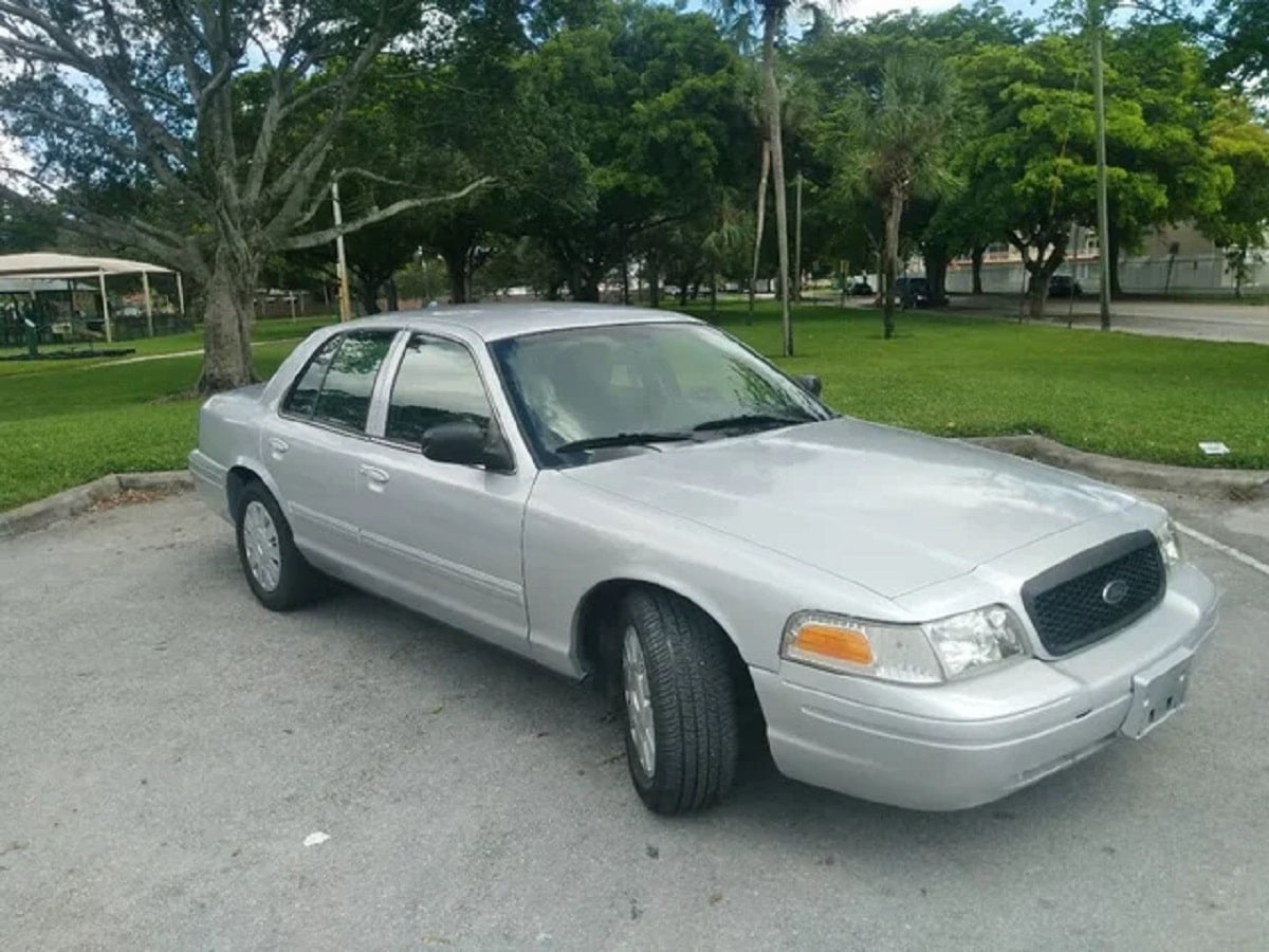 Manual en Español FORD CROWN VICTORIA 2011 de Usuario PDF GRATIS