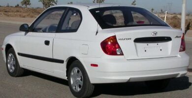 Manual HYUNDAI ACCENT 2004 de Usuario