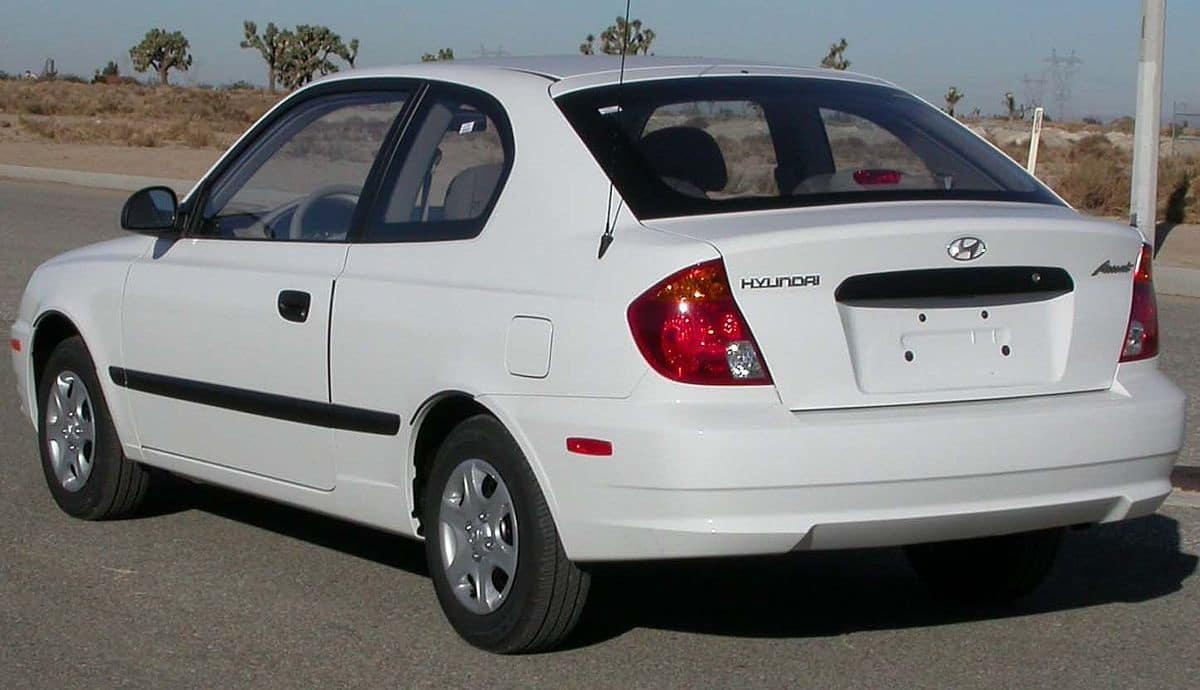 Manual HYUNDAI ACCENT 2004 de Usuario