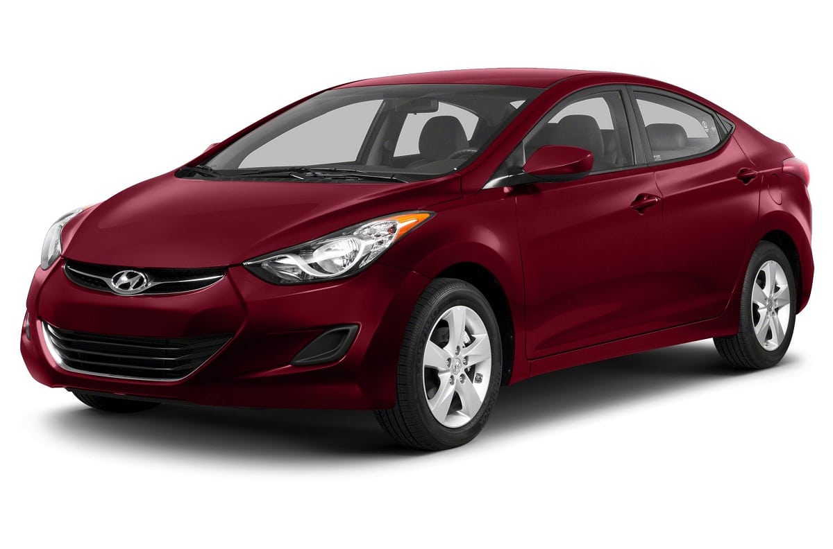 Manual HYUNDAI ELANTRA 2013 de Usuario