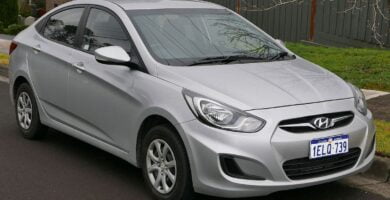 Manual HYUNDAI ACCENT 2014 de Usuario