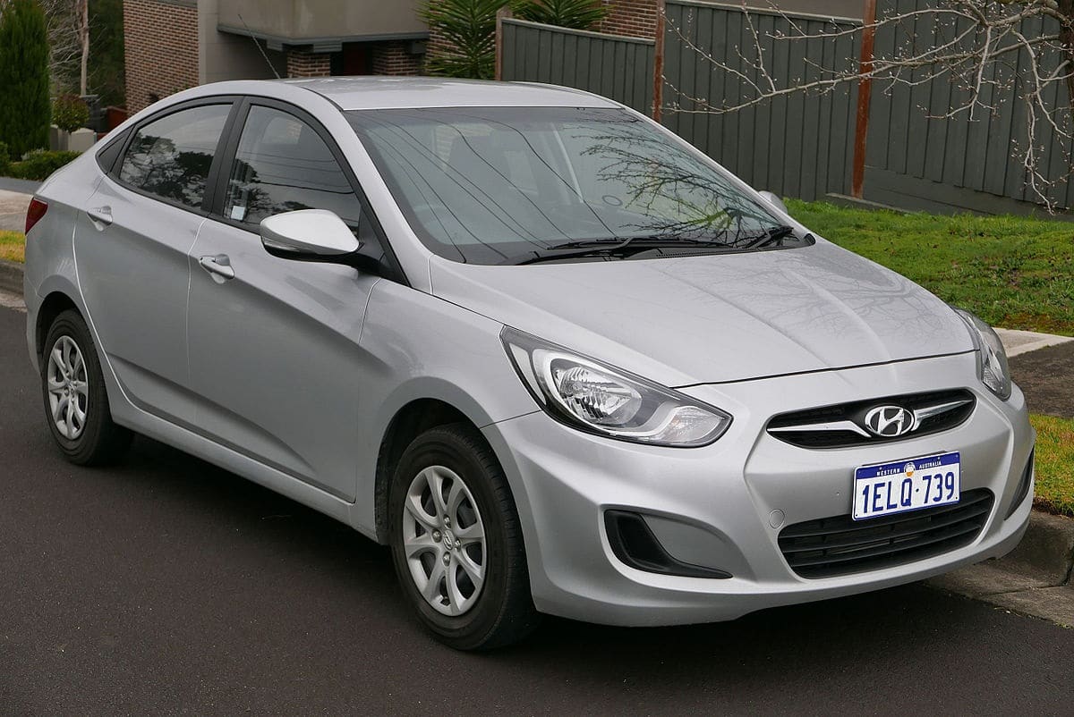 Manual HYUNDAI ACCENT 2014 de Usuario