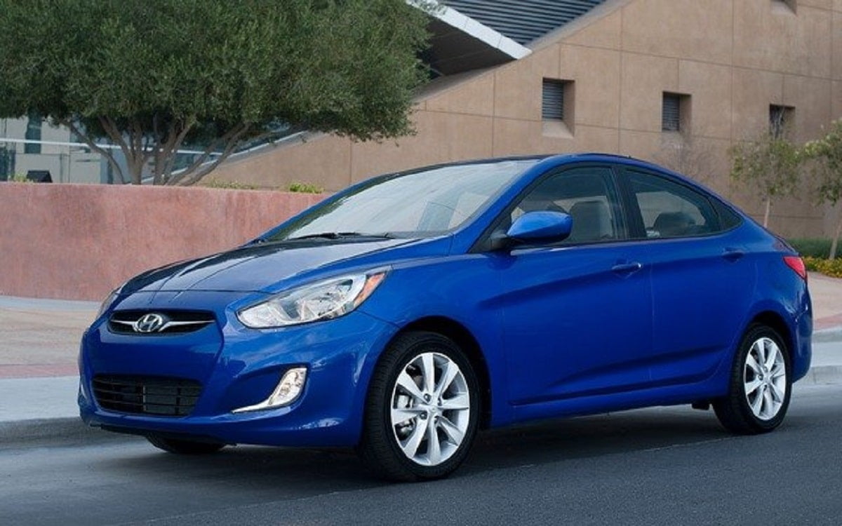 Manual HYUNDAI ACCENT BLUE 2014 de Propietario en PDF AutoManuales.MX