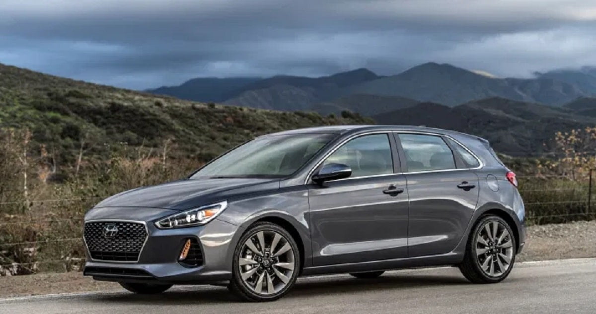 Manual HYUNDAI ELANTRA GT 2018 de Usuario