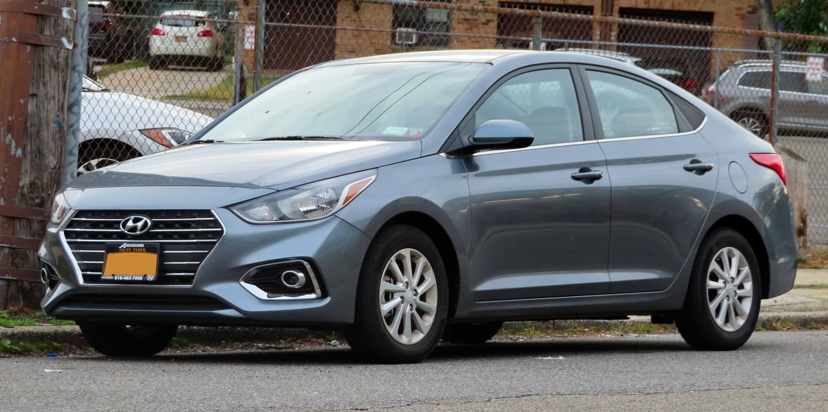 Manual HYUNDAI ACCENT 2019 de Usuario