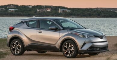 Manual Toyota C-HR 2018 de Usuario