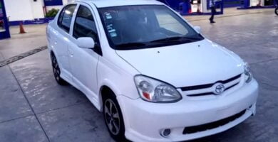 Manual Toyota Yaris 2004 de Usuario