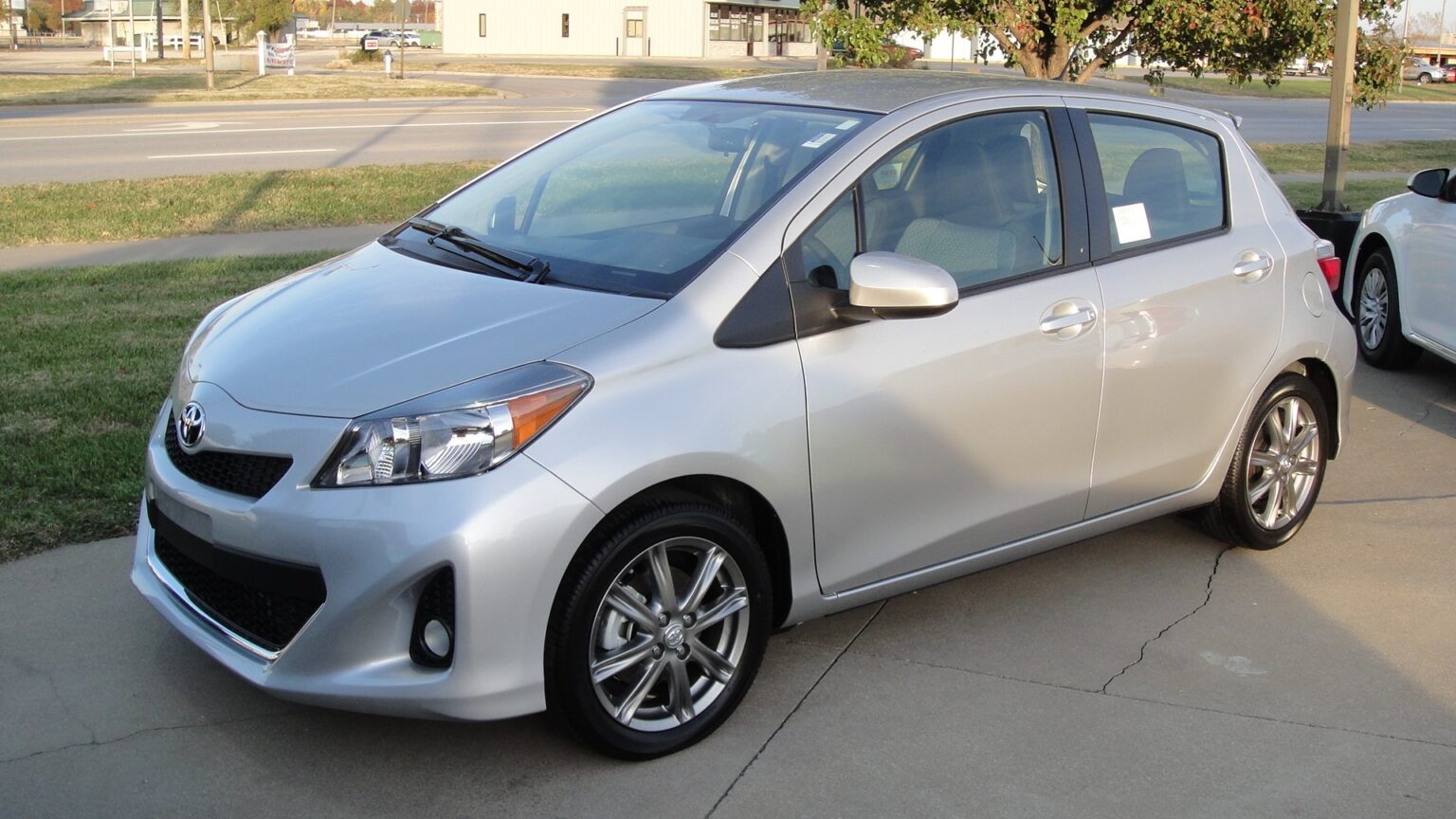 Manual Toyota Yaris 2012 de Usuario