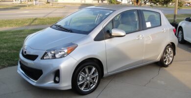 Manual Toyota Yaris 2012 de Usuario