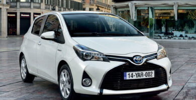 Manual Toyota Yaris 2015 de Usuario