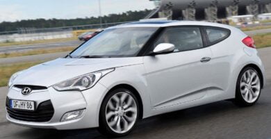 Manual HYUNDAI VELOSTER 2011 de Usuario