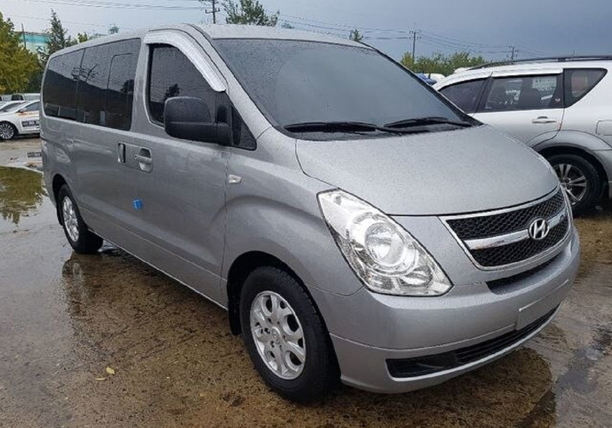 Manual HYUNDAI GRAND STAREX 2012 de Usuario