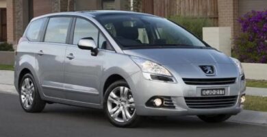 Manual PEUGEOT 5008 2013 de usuario PDF gratis