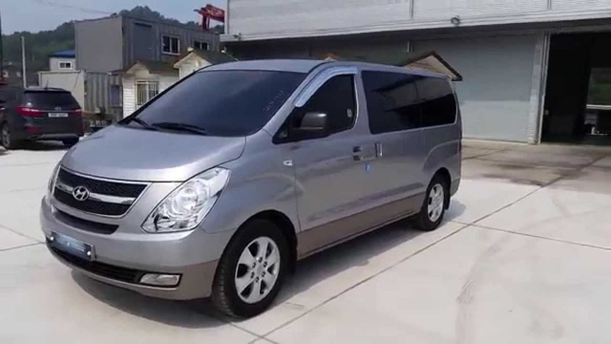 Manual HYUNDAI GRAND STAREX 2013 de Usuario