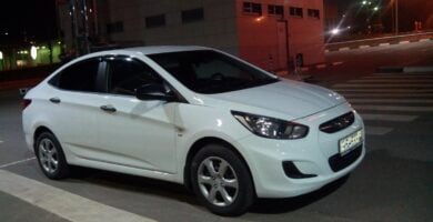 Manual HYUNDAI SOLARIS 2013 de Usuario