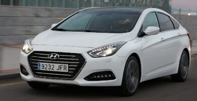 Manual HYUNDAI I-40 2015 de Usuario