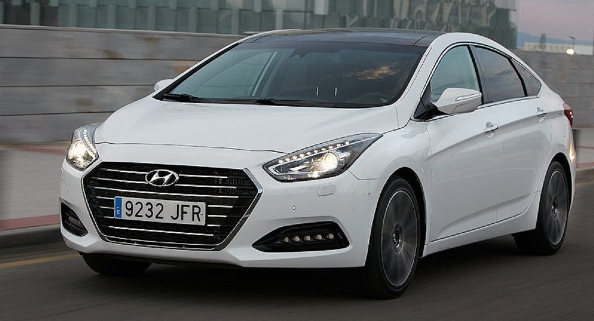 Manual HYUNDAI I-40 2015 de Usuario