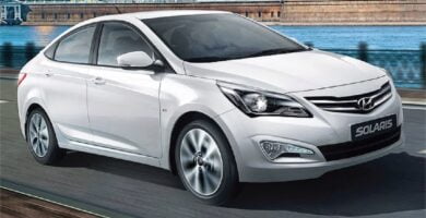 Manual HYUNDAI SOLARIS 2015 de Usuario