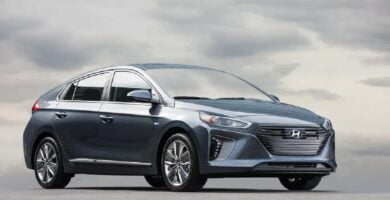 Manual HYUNDAI IONIQ HYBRID 2017 de Usuario