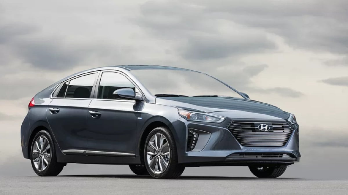 Manual HYUNDAI IONIQ HYBRID 2017 de Usuario