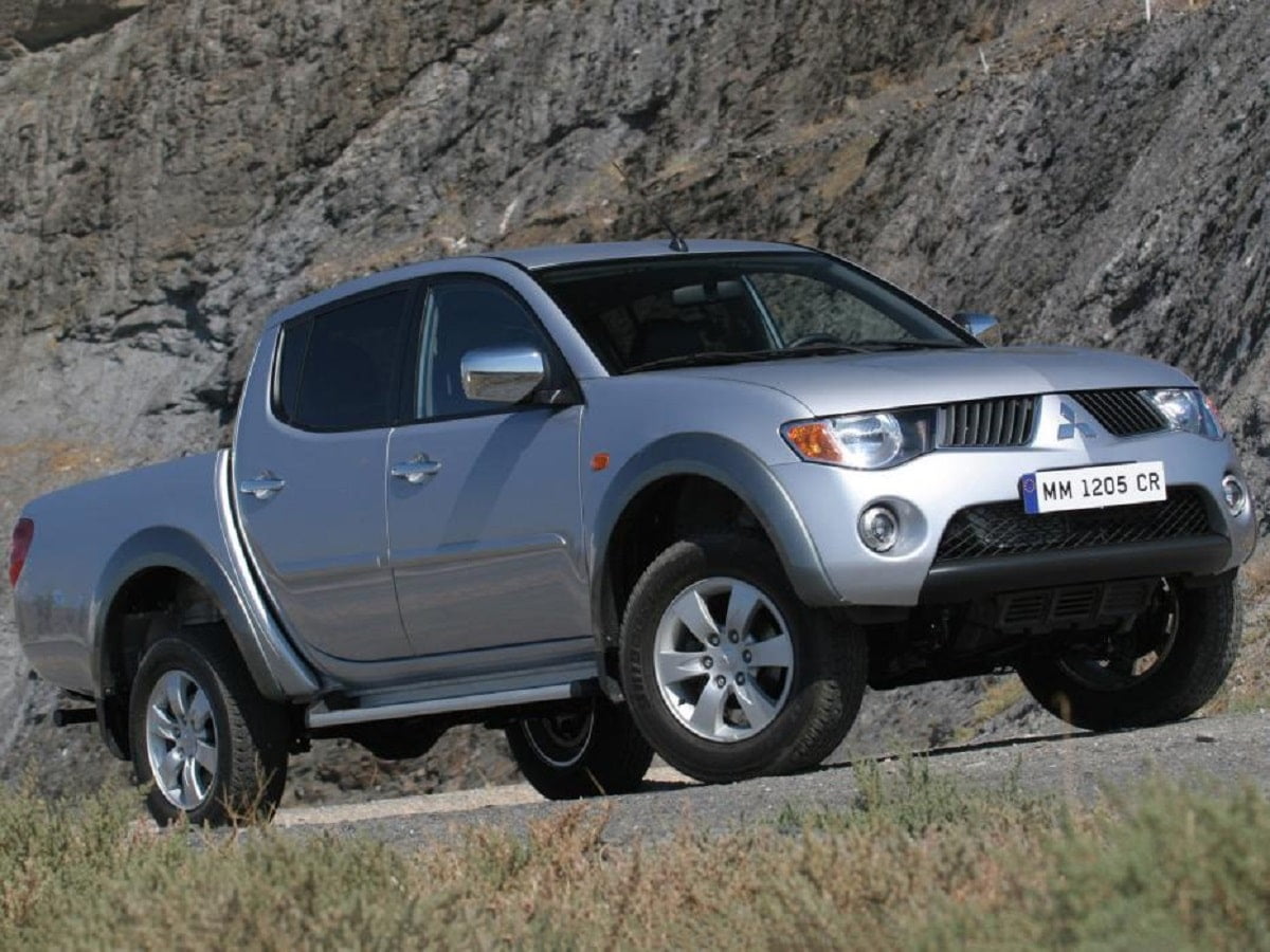 Manual MITSUBISHI L200 GL 2006 de Usuario PDF Gratis