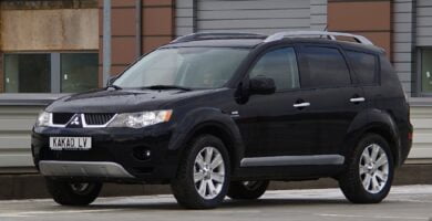 Manual MITSUBISHI OUTLANDER 2008 de Usuario PDF Gratis