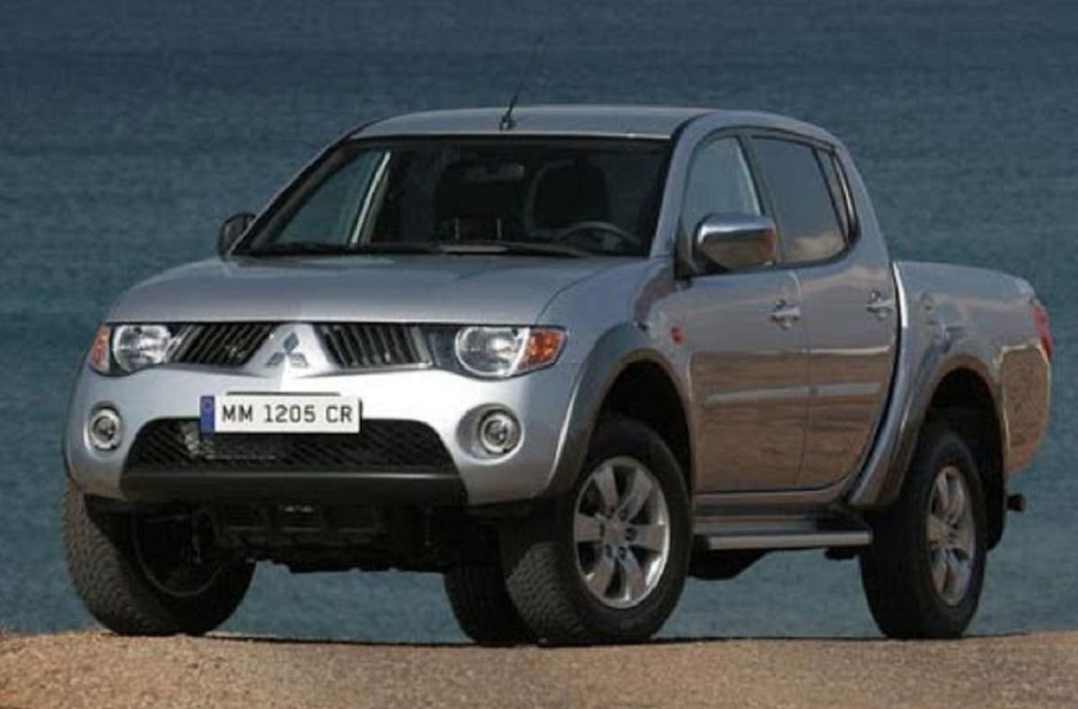 Manual MITSUBISHI L200 GL 2012 de Usuario PDF Gratis