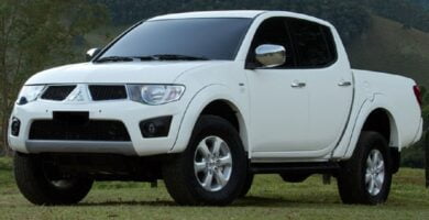 Manual MITSUBISHI L200 GL 2013 de Usuario PDF Gratis