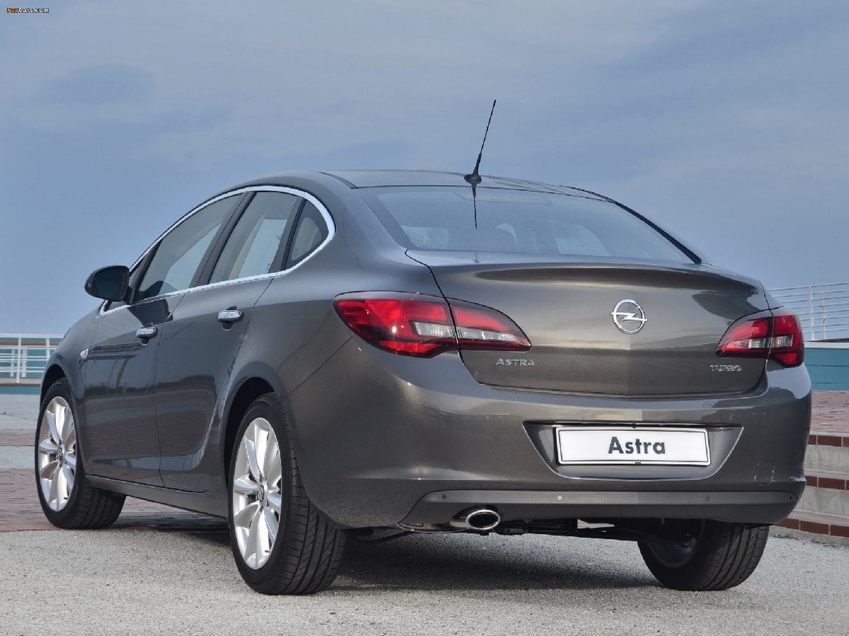 Manual OPEL ASTRA SALOON 2013 de Usuario PDF Gratis