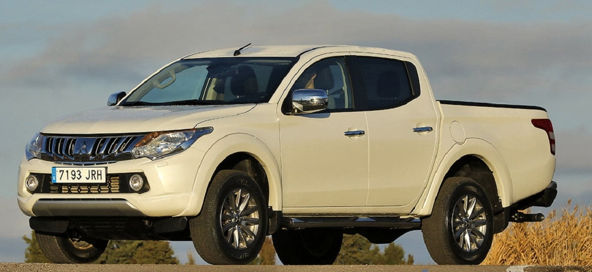 Manual MITSUBISHI L200 GL 2014 de Usuario PDF Gratis