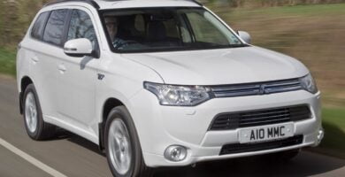 Manual MITSUBISHI OUTLANDER PHEV 2014 de Usuario PDF Gratis