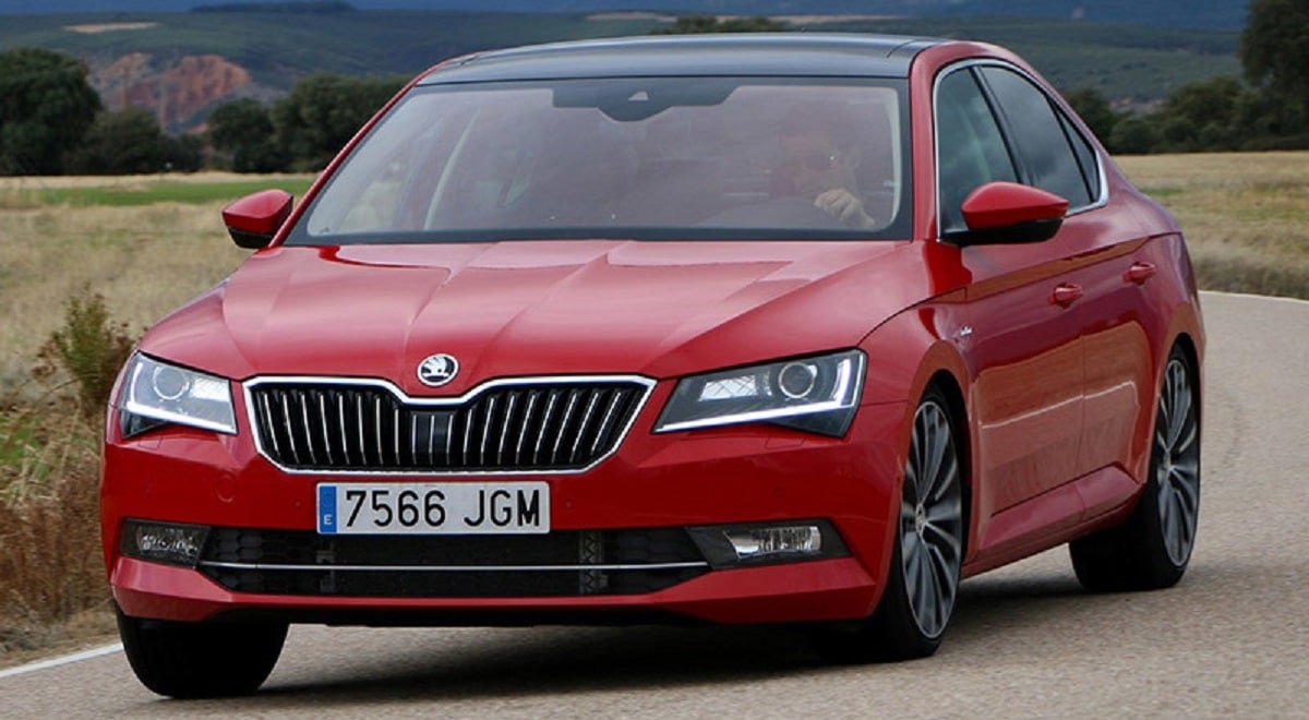 Manual SKODA SUPERB 2015 de Usuario PDF Gratis