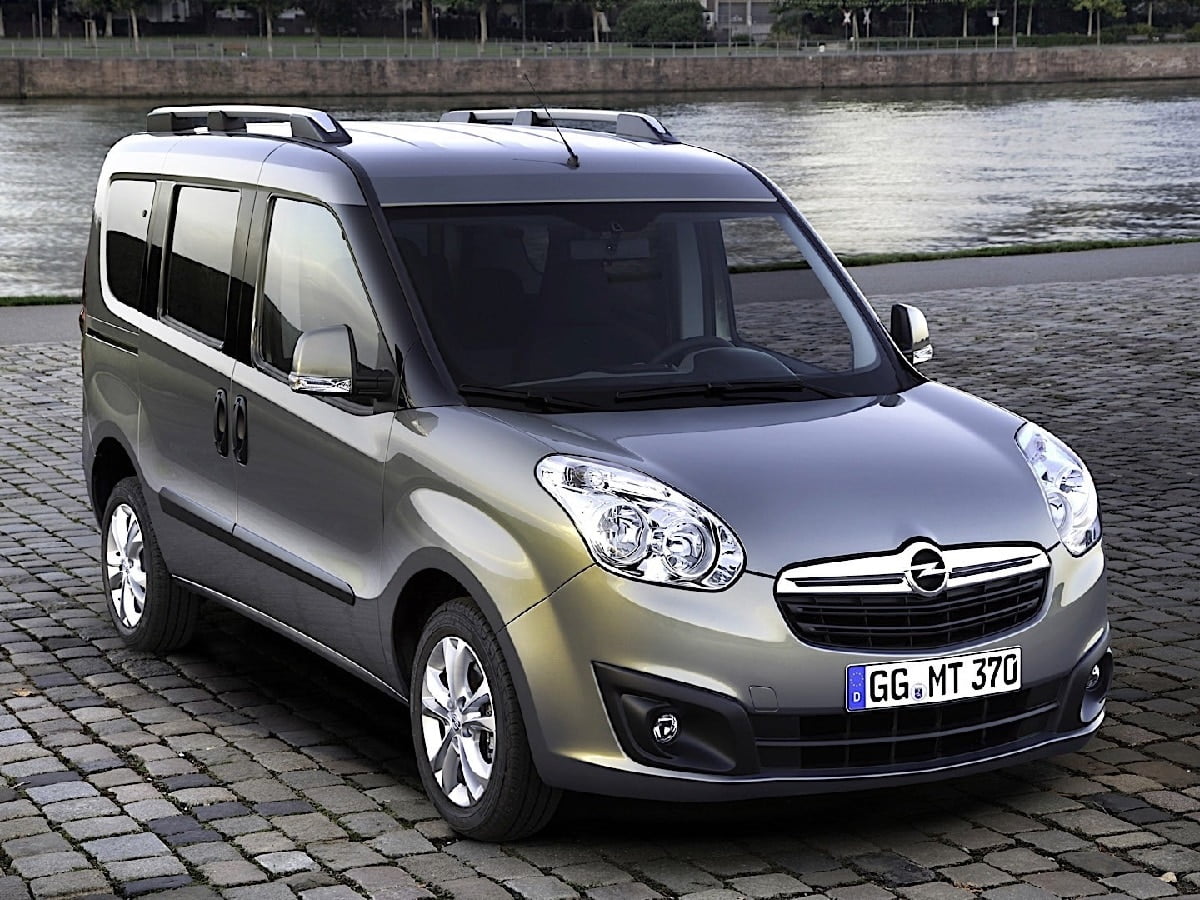 Manual OPEL COMBO 2017 de Usuario PDF Gratis