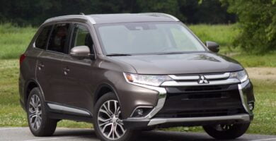 Manual MITSUBISHI OUTLANDER 2018 de Usuario PDF Gratis